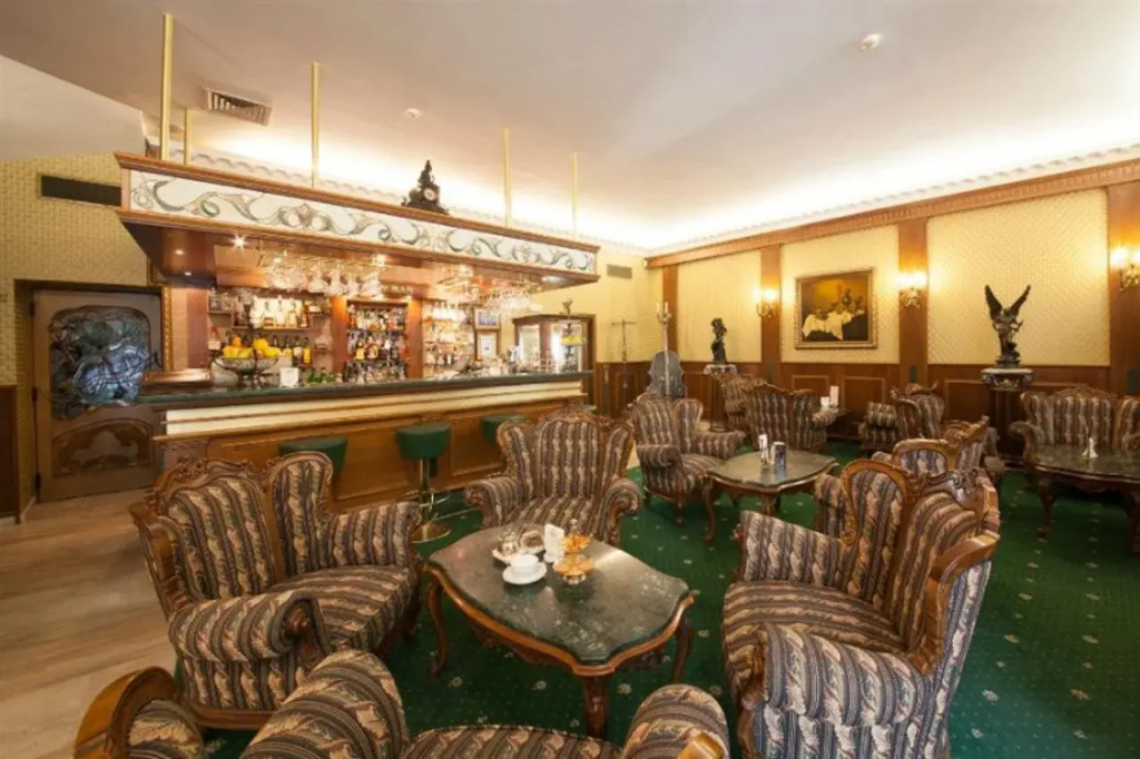 Grand Hotel London - Général