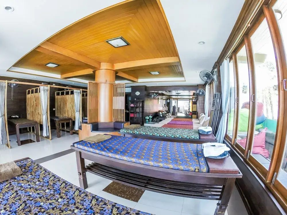 Lobby & Reception