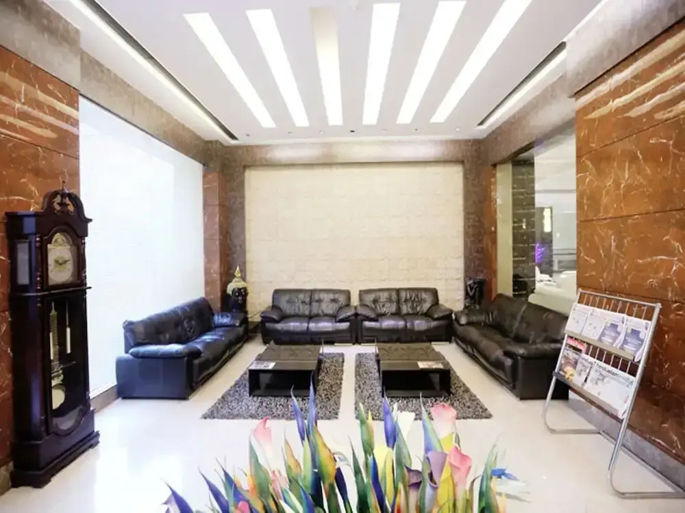Lobby & Reception