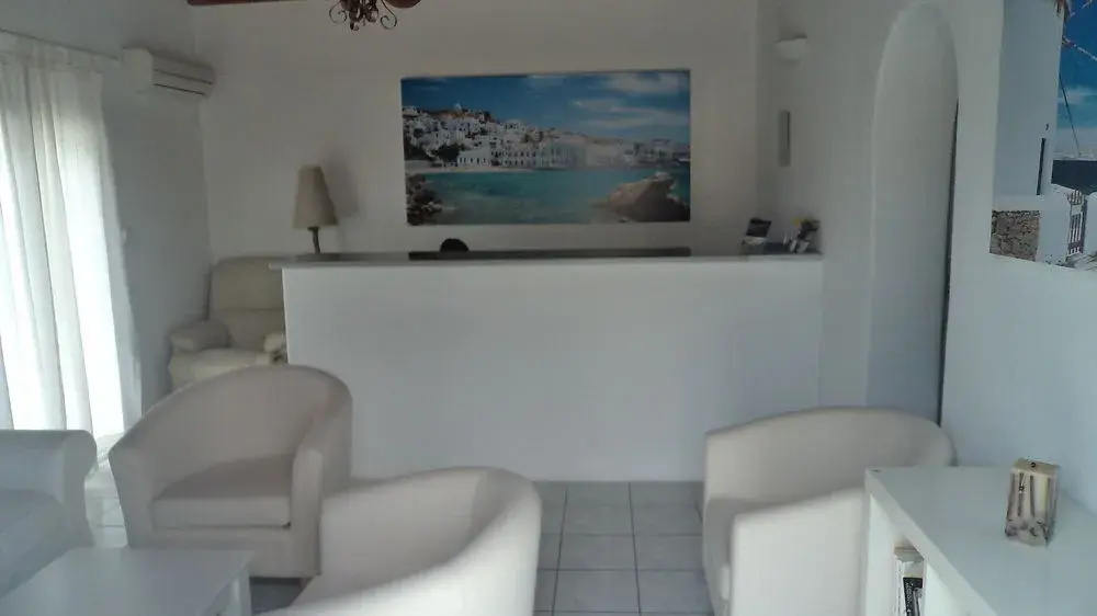 Maroulinas Boutique Apartments & Studios