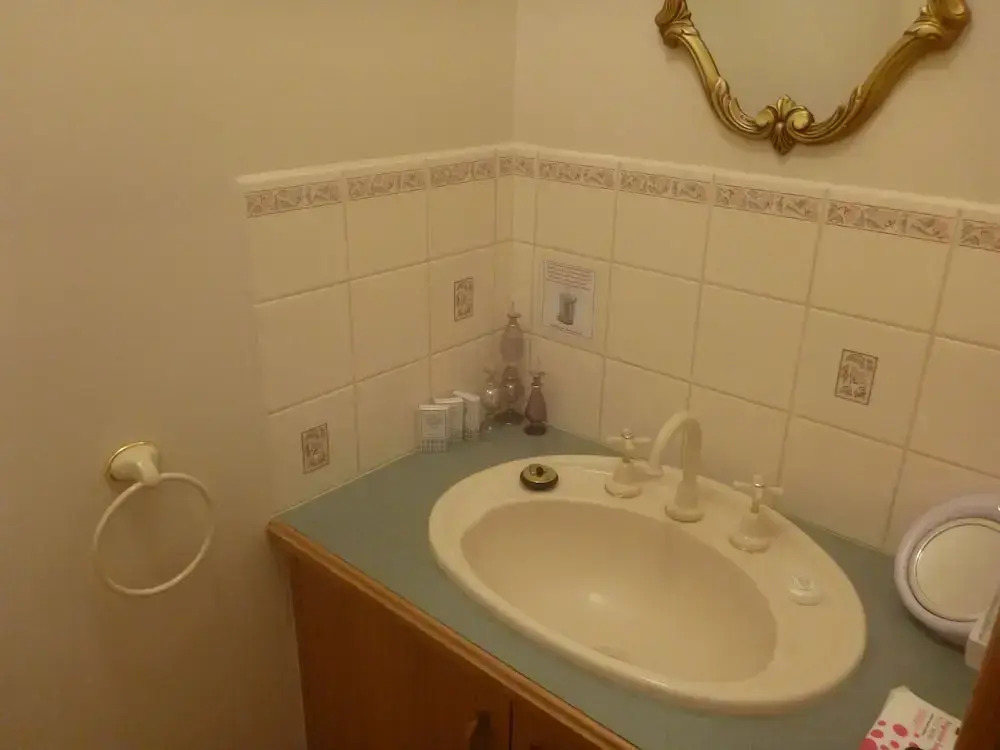 花園景觀雙人套房，配有雙人床