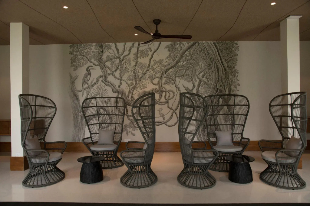 Lobby & Reception