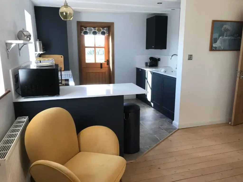 2 Bedrooms Cottage