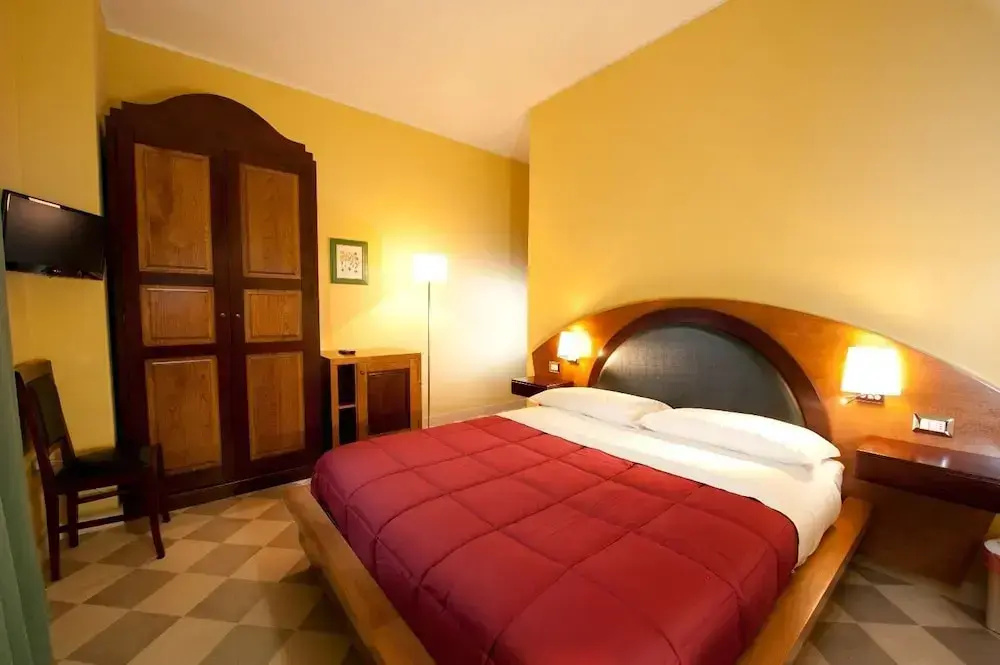 Superior Double room with balcony (full double bed)