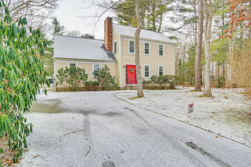 3 Mi to Beaches & Golfing: Family Gem in Cotuit
