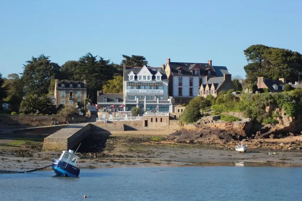 Beach & Waterfront