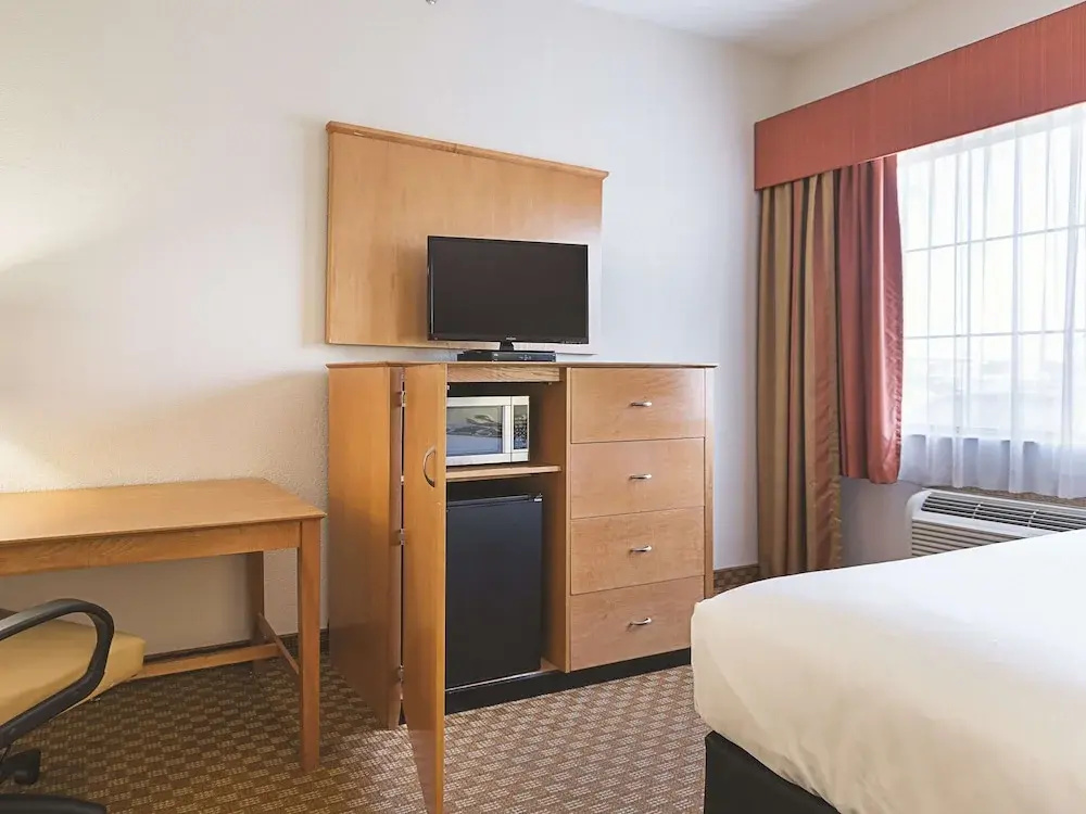 La Quinta Inn & Suites by Wyndham Alvarado - Chambres