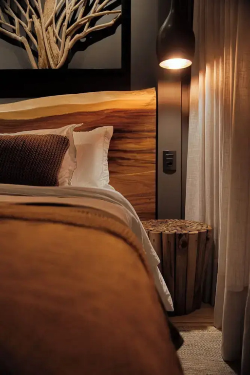 Double Suite (full double bed)