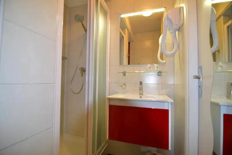 Brit Hotel Cahors - Le France - Chambres