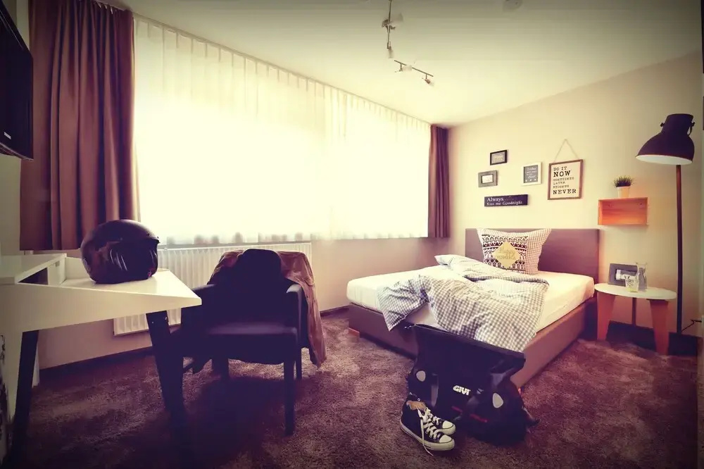 Economy room