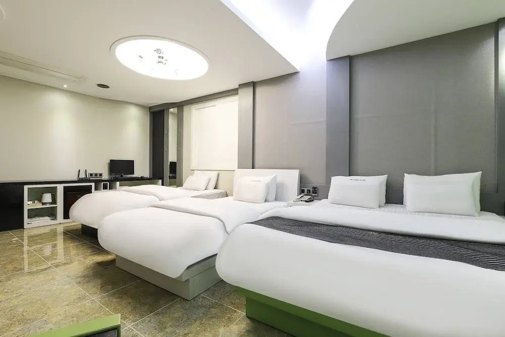 Premier room