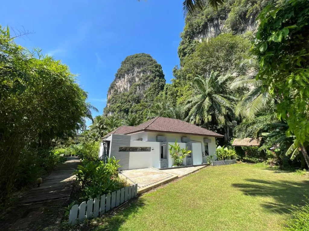 Pn Mountain Resort And The Cliff Villas