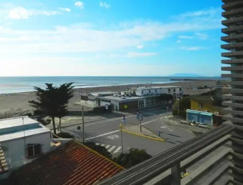 Beach & Waterfront
