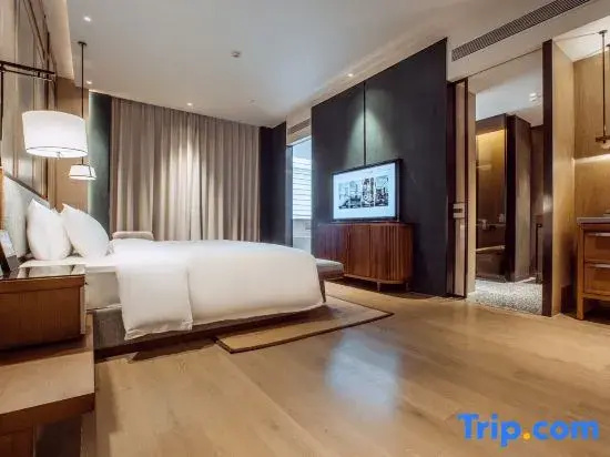Standard Double room with courtyard view (full double bed)