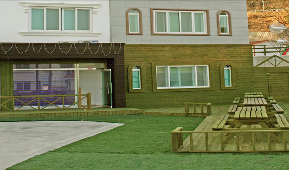 Tongyeong Paradise Pension