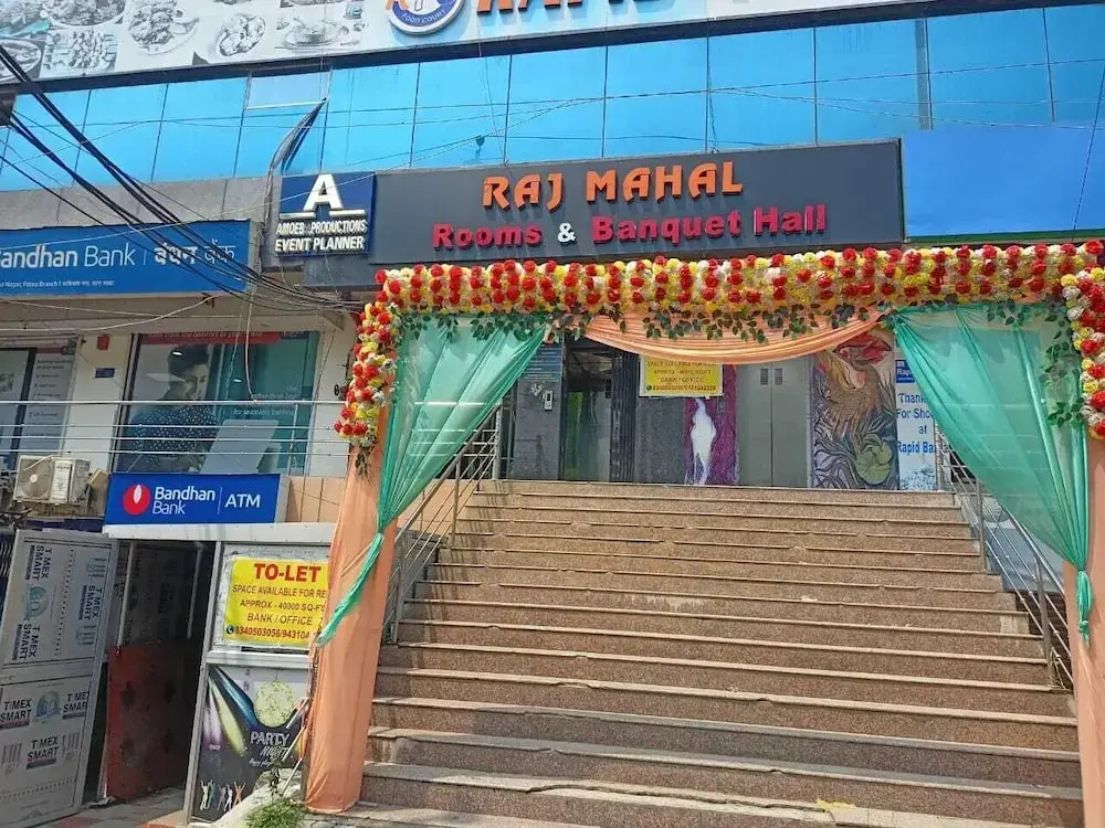 Raj Mahal Rooms & Banquet Hall