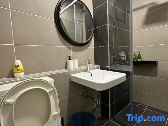D’Pristine 4 bedder apartment 23-25 opp legoland