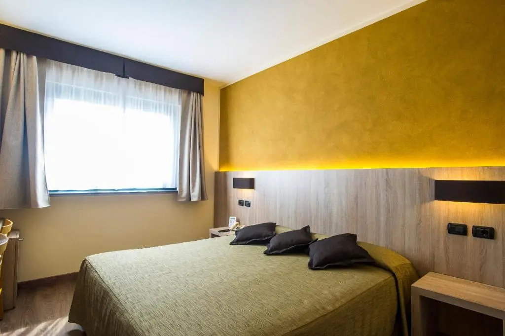 Superior Double room with garden view (full double bed)