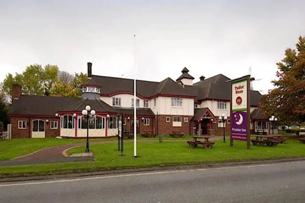 Premier Inn Wirral (two Mills) - Général