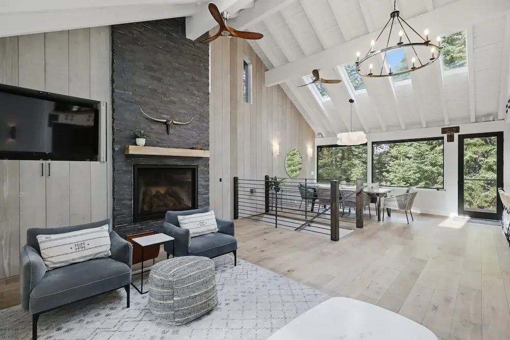 Sierra Sanctuary With Hot Tub 5 Bedroom Home