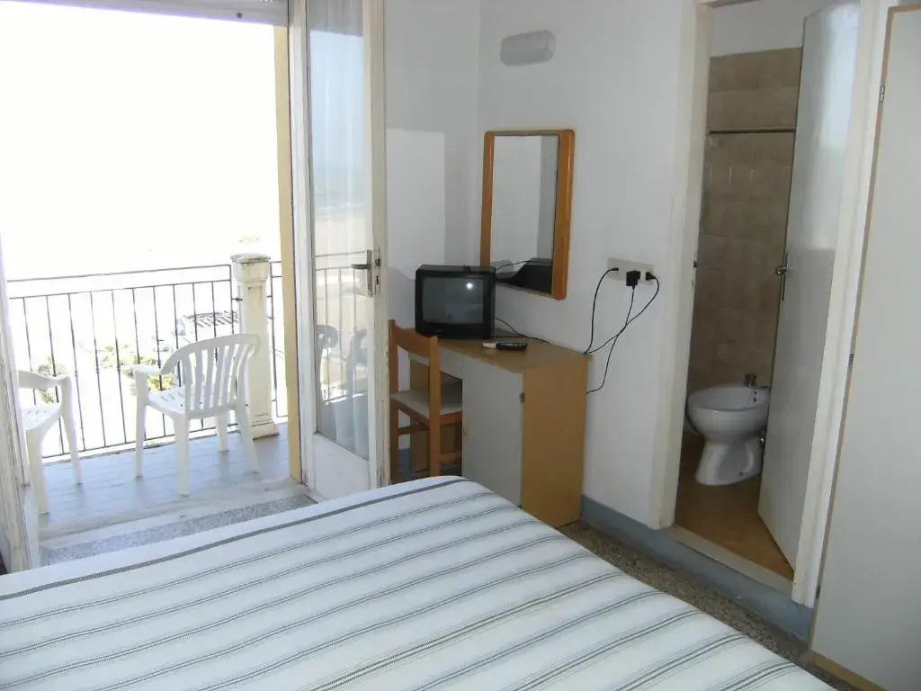 Standard Double room with sea view (full double bed)