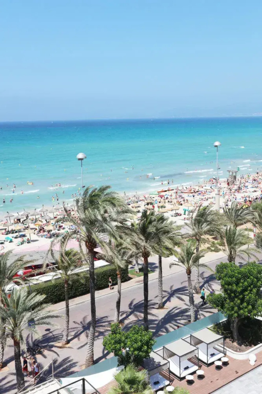 Beach & Waterfront