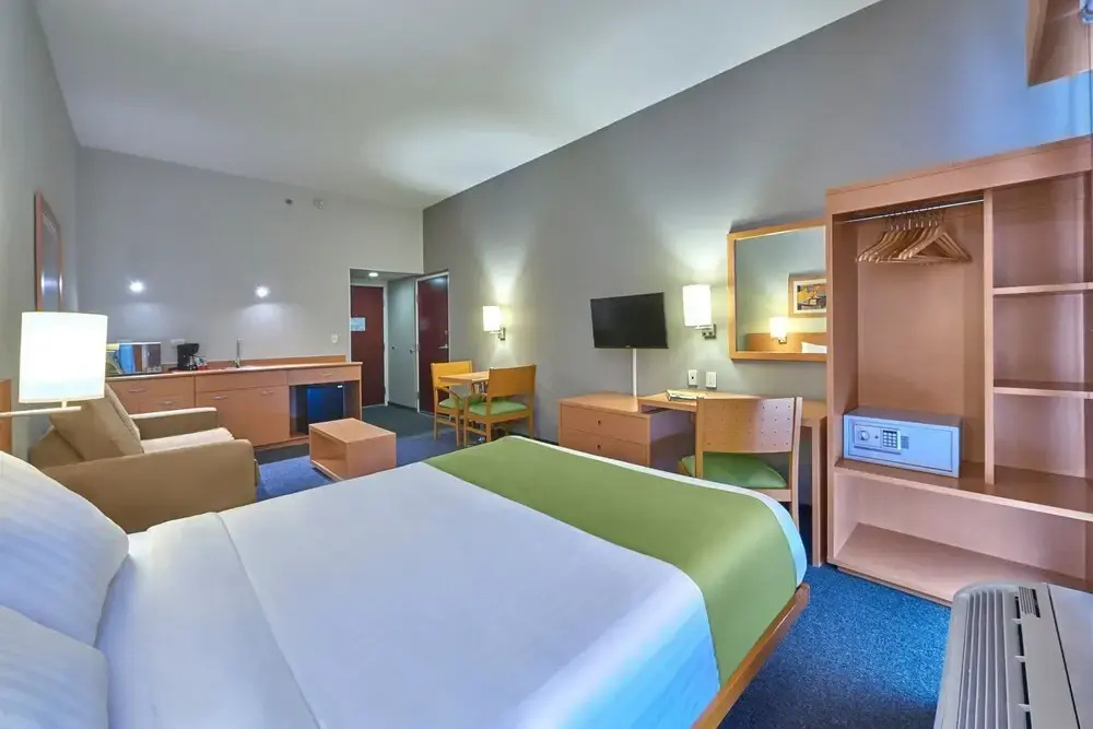 Double Suite (full double bed)