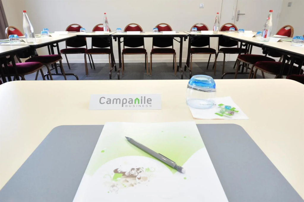 Campanile NATURE - Lyon Airport - Général