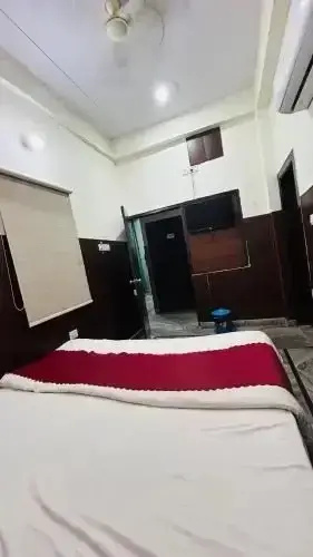 Saroj Guest House by OYO Rooms
