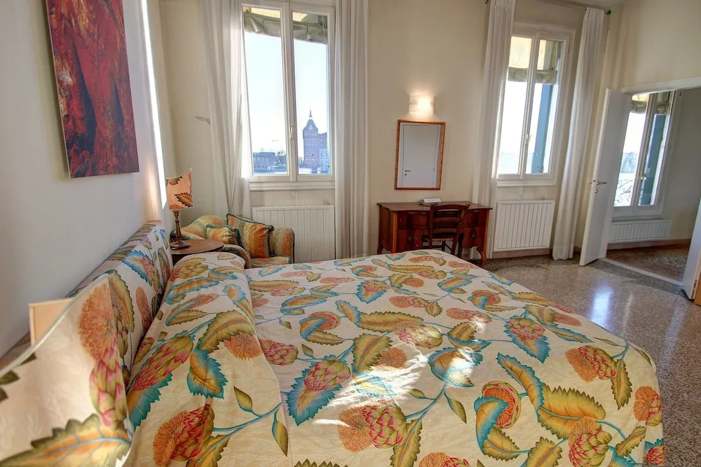 2 Bedrooms Apartment with balcony