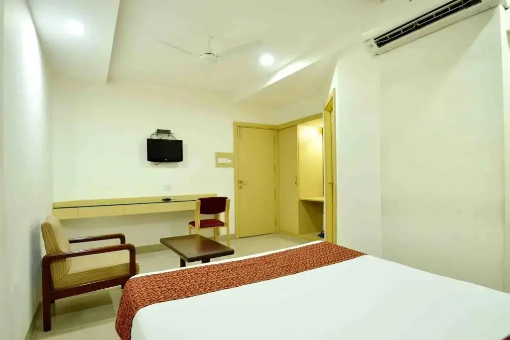 Executive Double room (full double bed)