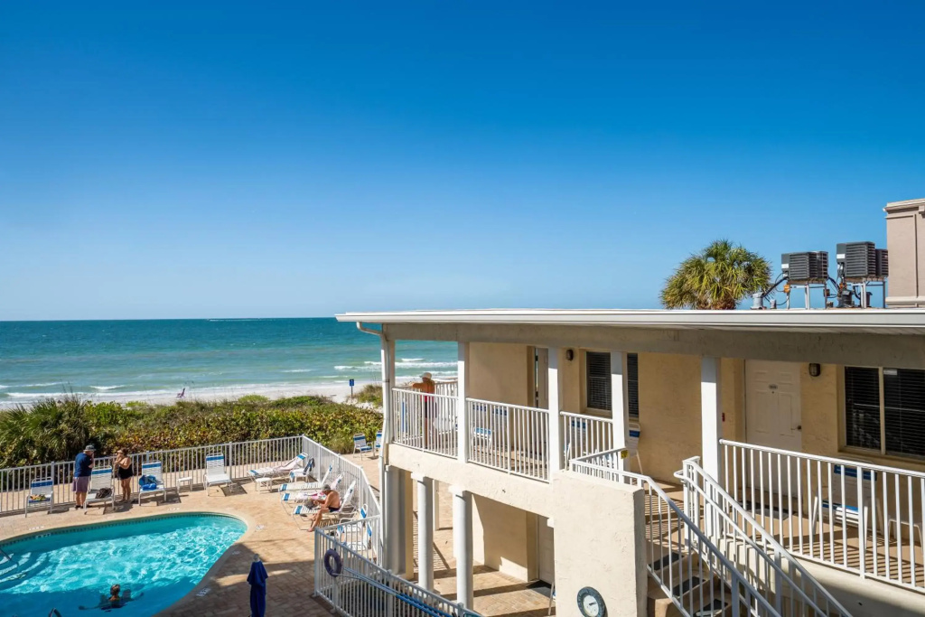 Belleair Beach Club