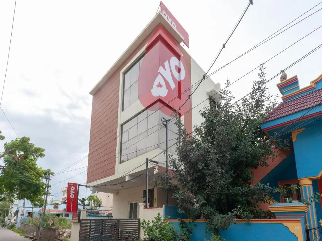 B Square Homes by OYO Rooms