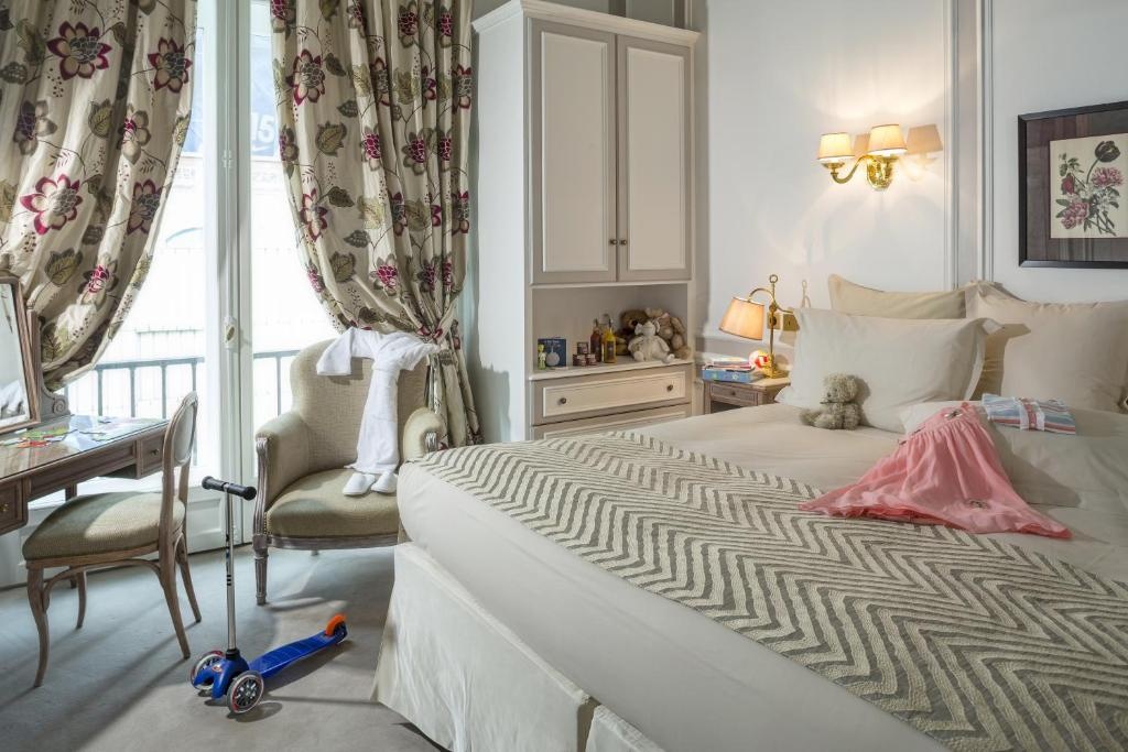 Hotel Regina Louvre 79