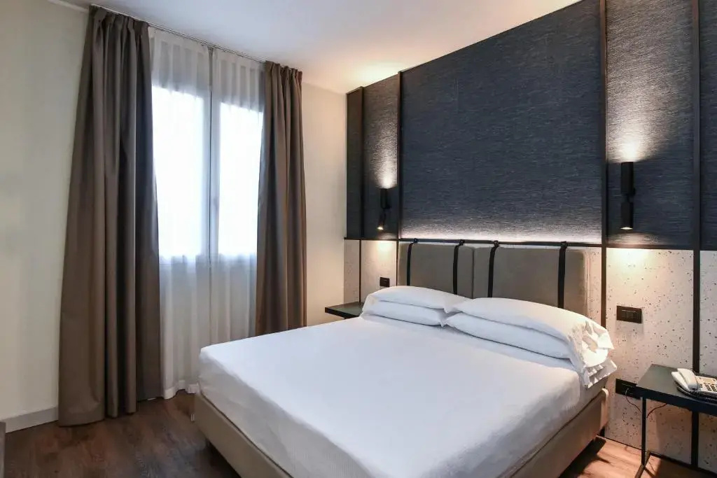 Superior Double room (full double bed)