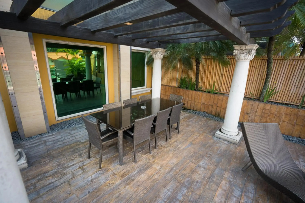 Fields Plaza Condo - фото 17