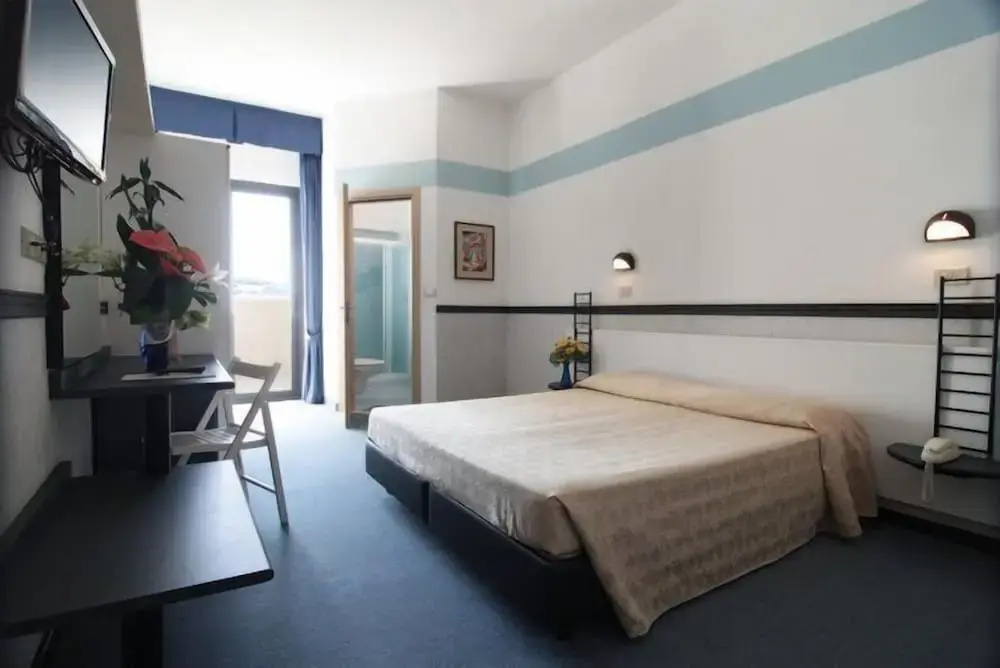 Standard Triple room with balcony