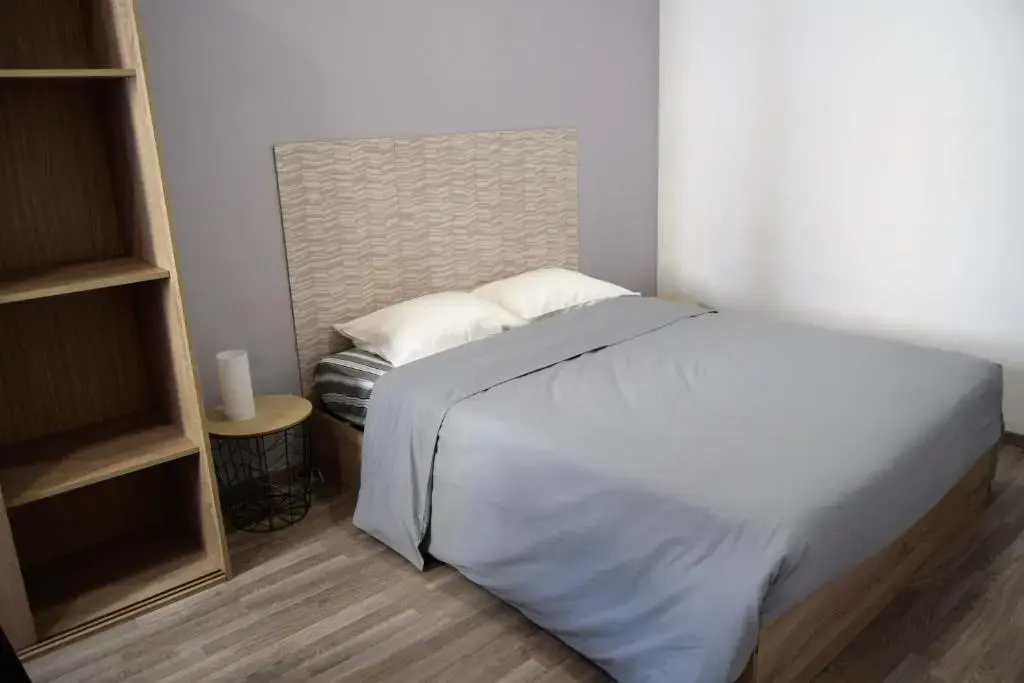 Economy room