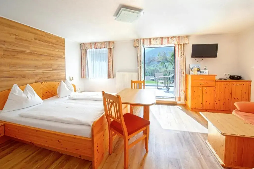 經典雙人房，配有雙人床