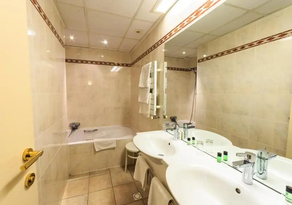 Hotel Pacific - Chambres