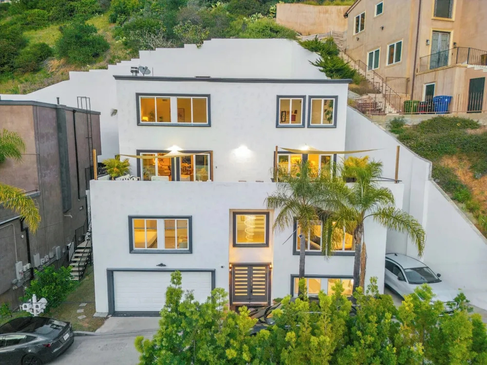 Laurel Ridge: Elevated Canyon Escape With Spa-like Living & Style