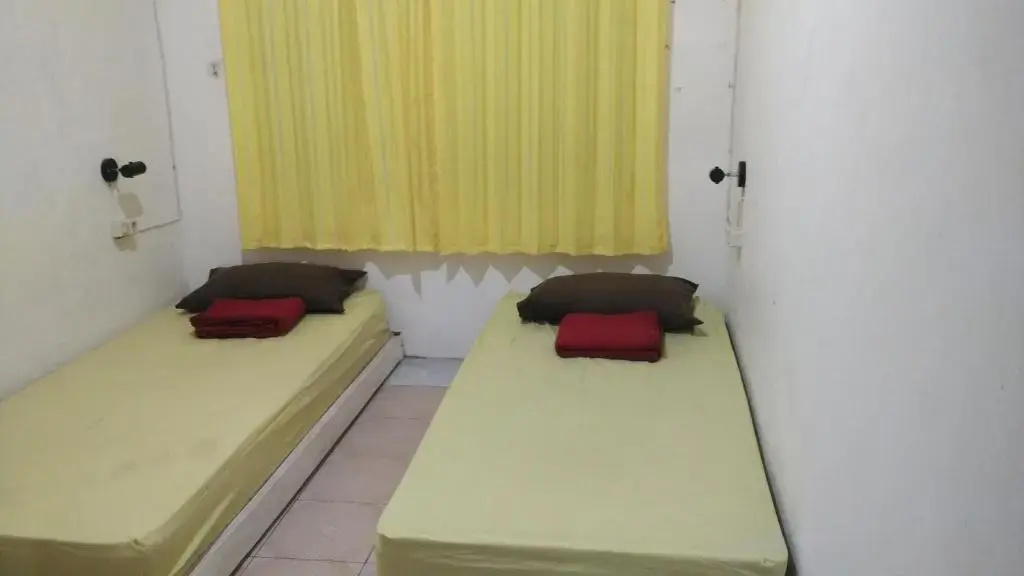 Economy room