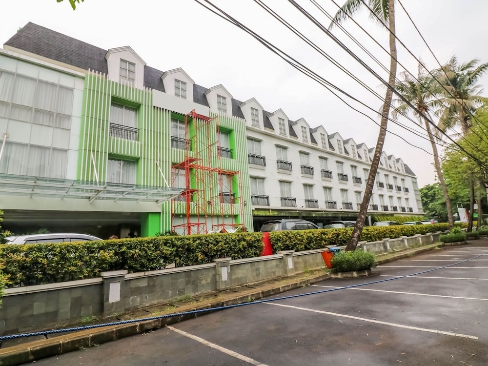 NIDA Rooms Tebet Pancoran Statue Dukuh Patra Raya
