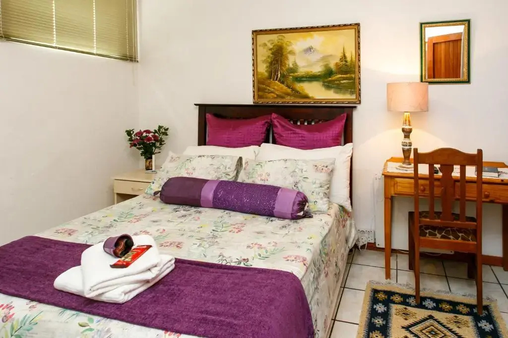Standard Double room with garden view (full double bed)