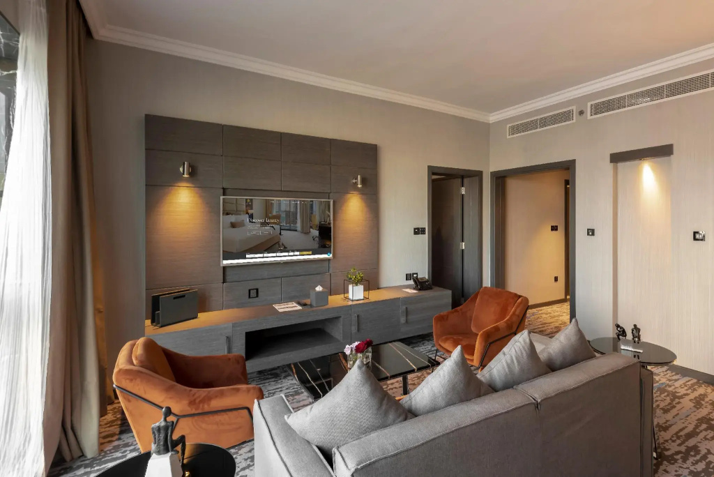 2 Bedrooms Suite with creek view