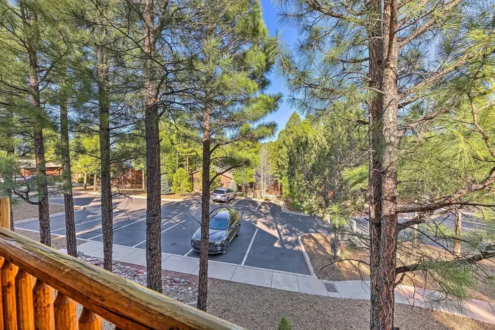 Peaceful Pines Cabin ~ 3 Mi to Fool Hollow Lake!