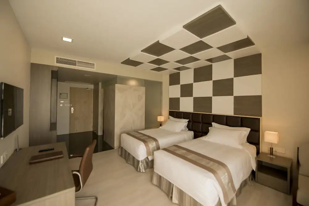 Deluxe Double room with balcony (full double bed)