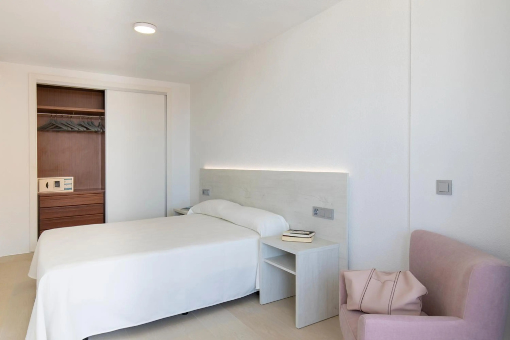 Aparthotel BCL Levante Lux — 4