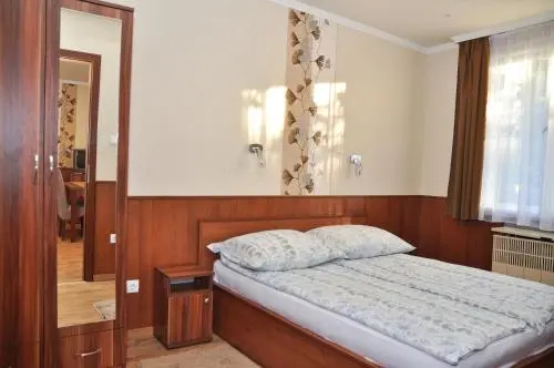 Media Panzió és Apartmanház - Général
