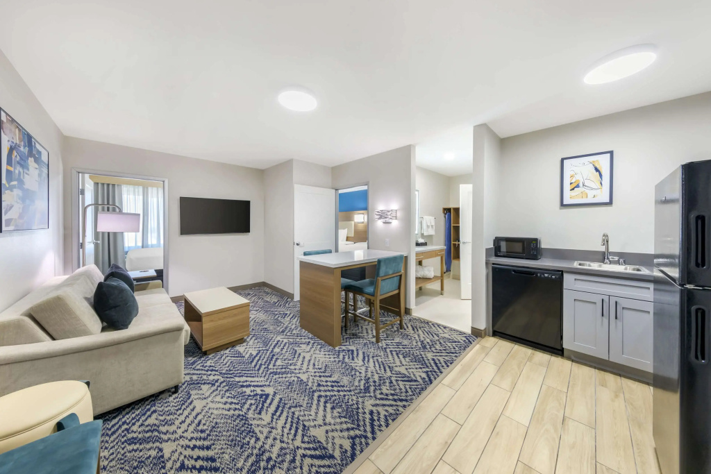 2 Bedrooms Sextuple Suite